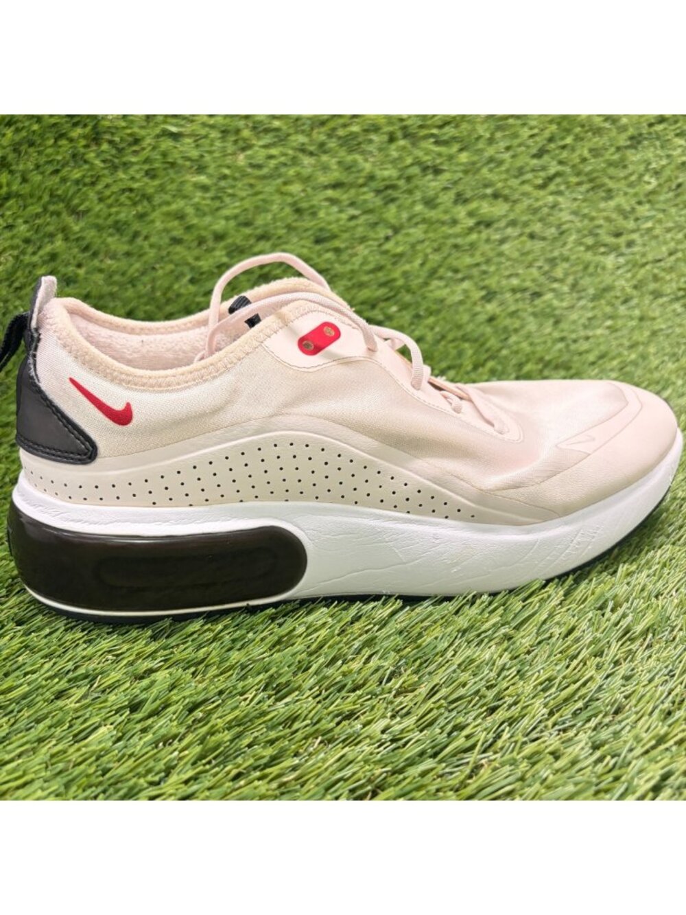 Nike Air Max Dia Womens Size 9 Pink Black White Athletic Running Shoes Sneakers